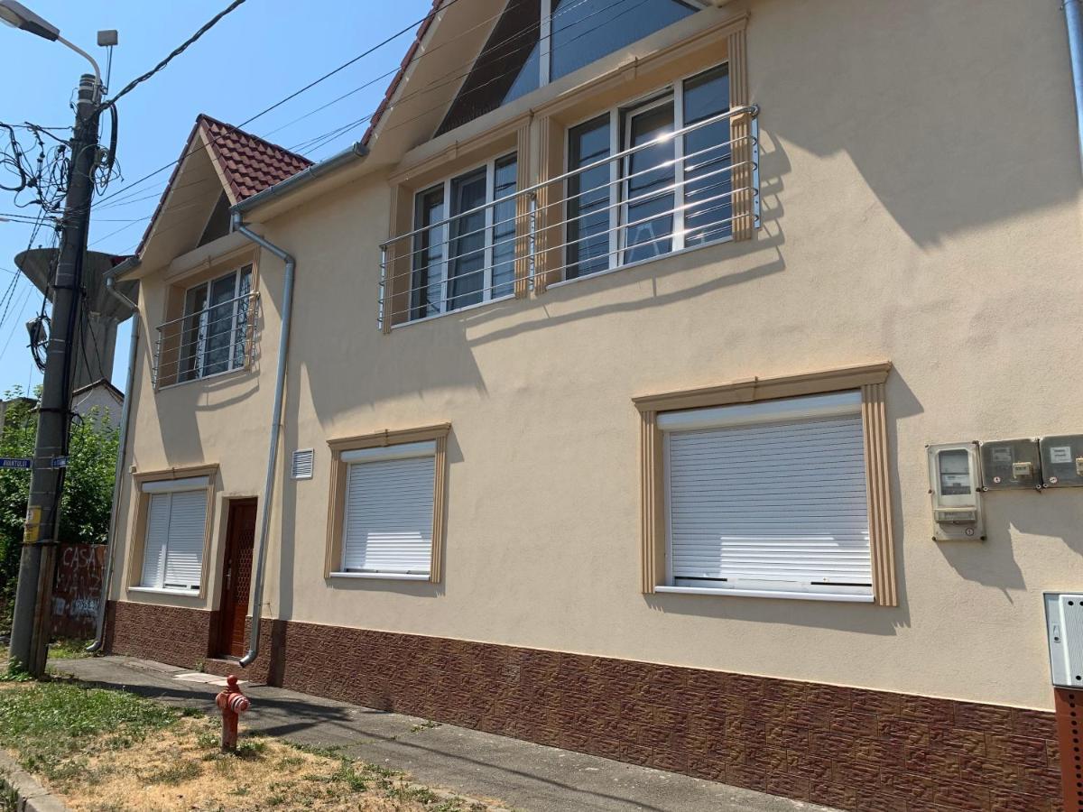Paulaapartment&Rooms Oradea Exterior foto